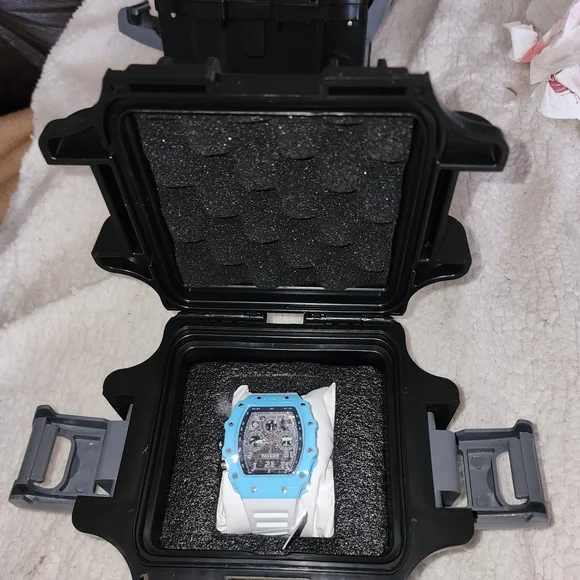 Activa Essentials ACW2305-016, a collaboration between Activa and Invicta - Picture 2 of 3